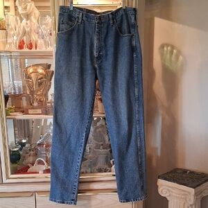 Vinage 90's Wrangler Men's Authentic  Blue Jeans. 100% Cotton. Great Condition.